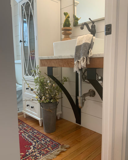 The Rochester Countertop and Desk Supports