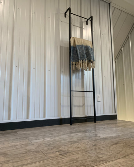 The Hal Standing Mounted Blanket Ladder