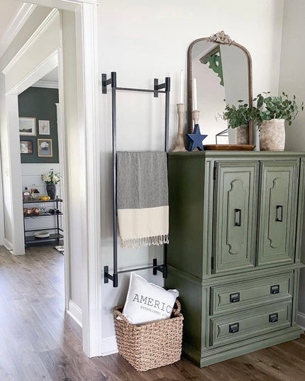 The Wall Mounted Ossit Ladder