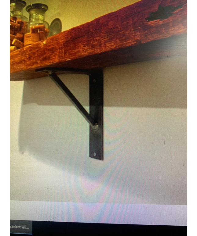 The Oneida Shelf Bracket