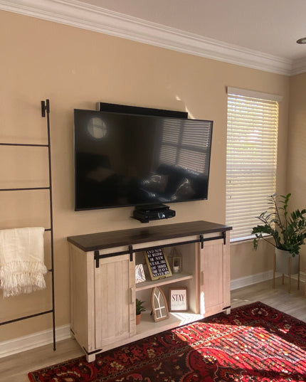 The Brielle Top Mounted Blanket Ladder