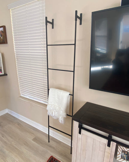 The Brielle Top Mounted Blanket Ladder