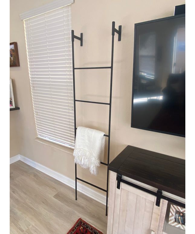 The Brielle Top Mounted Blanket Ladder