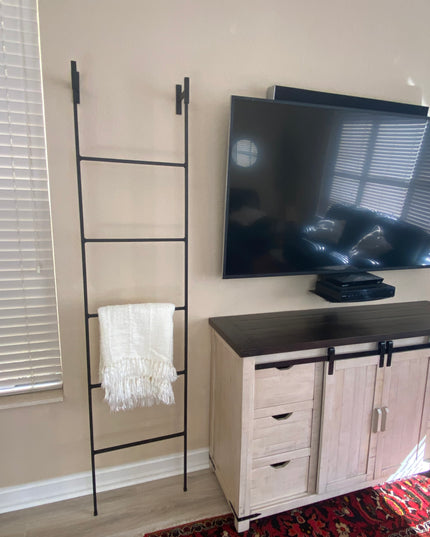The Brielle Top Mounted Blanket Ladder