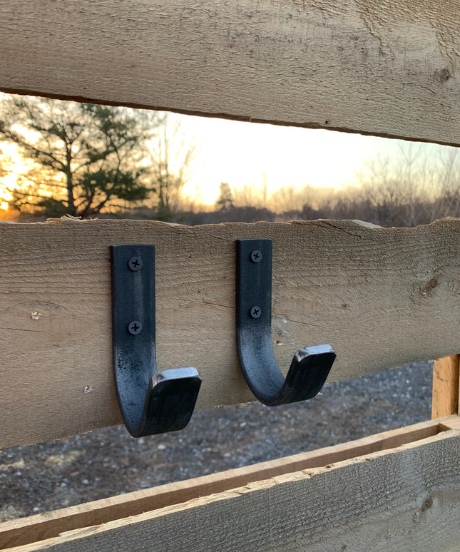 The Kinnley 1" Wide Wall Hooks