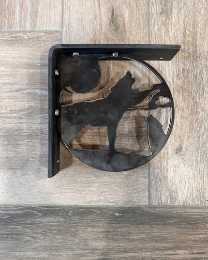 Wolf-Inspired Metal Shelf Bracket - Artisanal Handcrafted Decorative Support