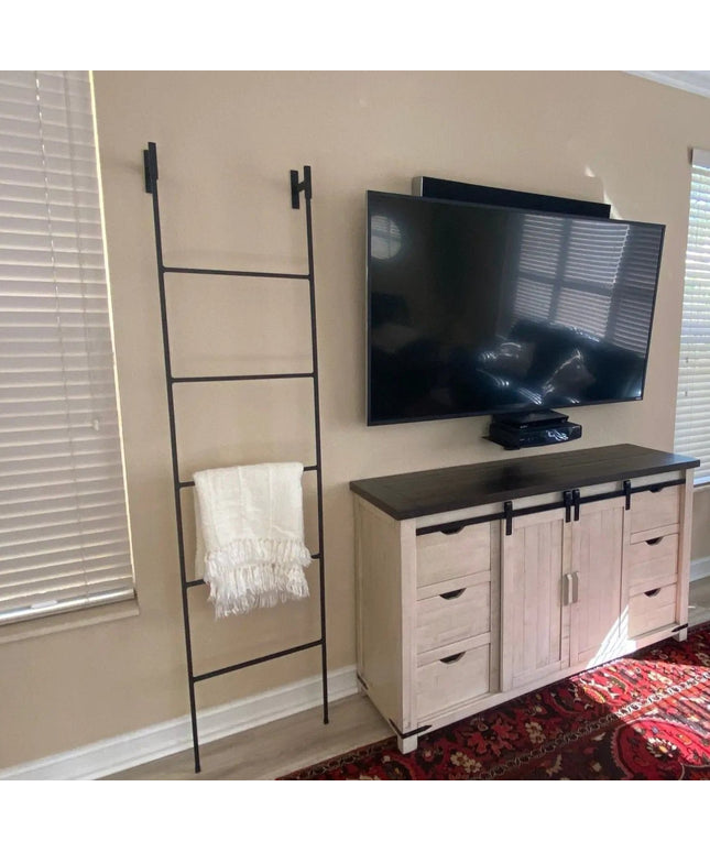 The Brielle Top Mounted Blanket Ladder