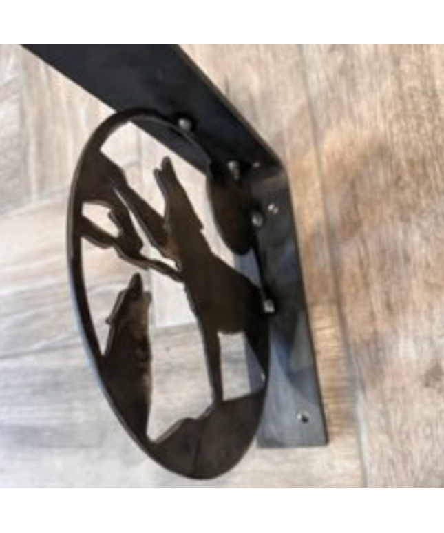 Wolf-Inspired Metal Shelf Bracket - Artisanal Handcrafted Decorative Support
