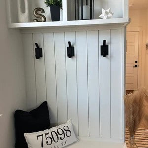 The Elizabeth Wall Hook